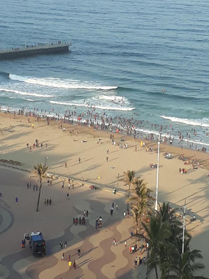 Into The Blue On The Beach Durban Exterior foto